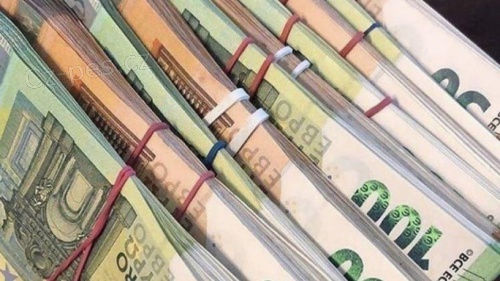 POTŘEBUJETE FINANČNÍ POMOC?