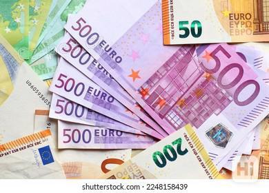 Jsem akcionář a finanční operátor.